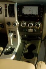 Toyota Sequoia Limited 4x4 2008 года